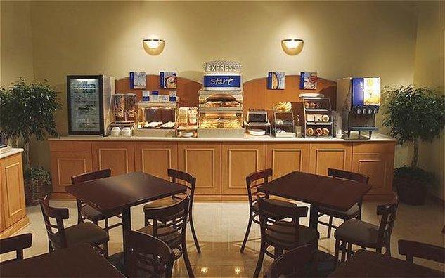 Holiday Inn Express Newton By Ihg Ngoại thất bức ảnh
