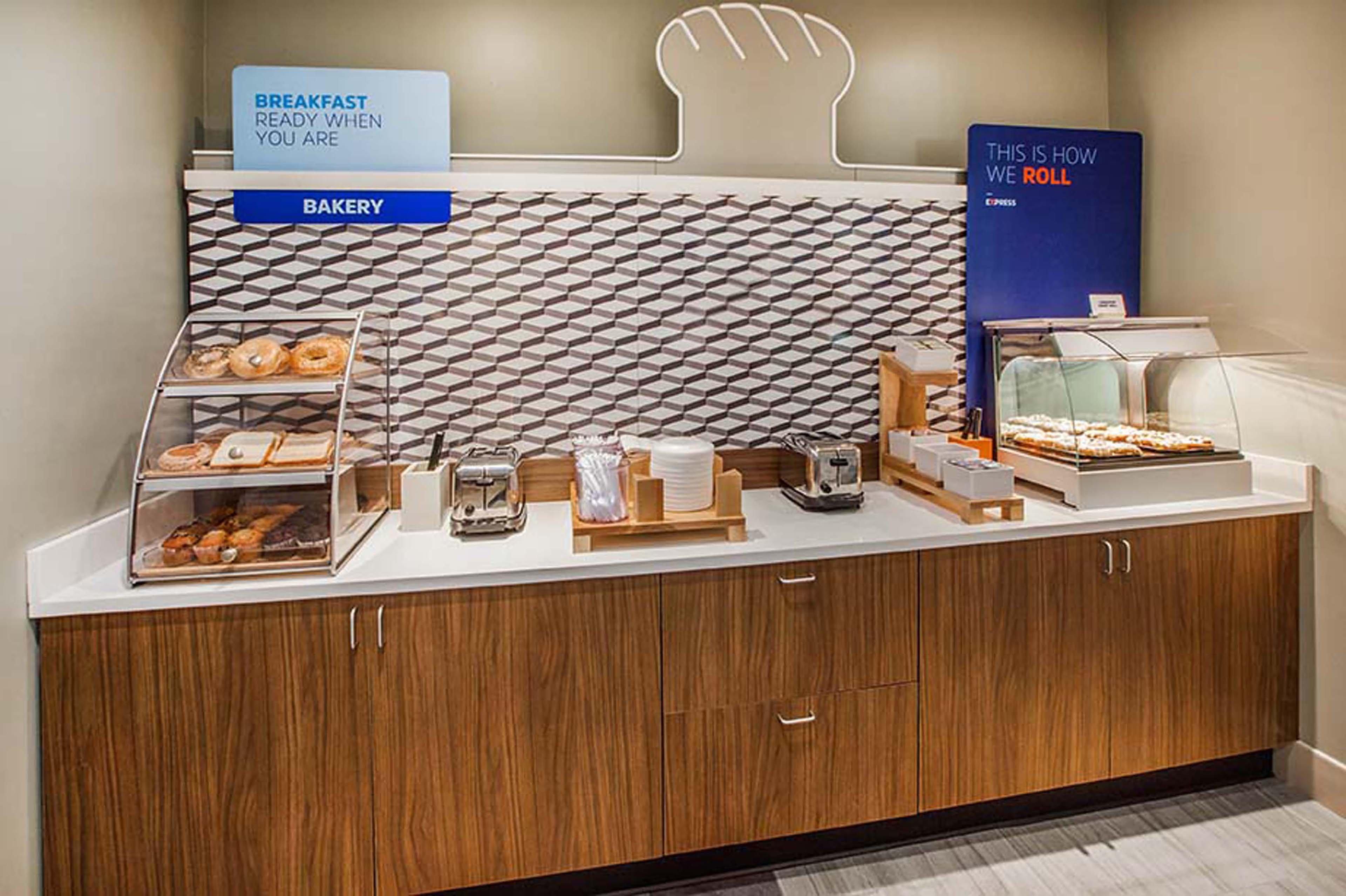 Holiday Inn Express Newton By Ihg Ngoại thất bức ảnh